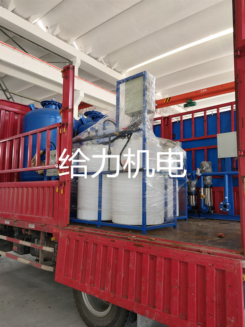 上?？蛻纛A定的定壓補水裝置，全自動加藥裝置，旁流水處理器已發貨！