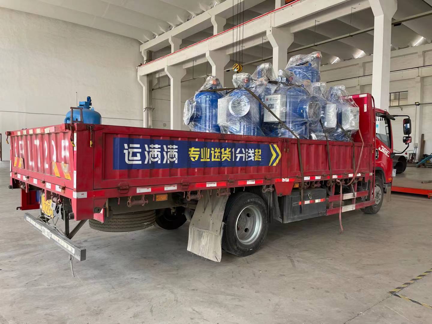 北京整車發貨十臺高配置全程水處理器！