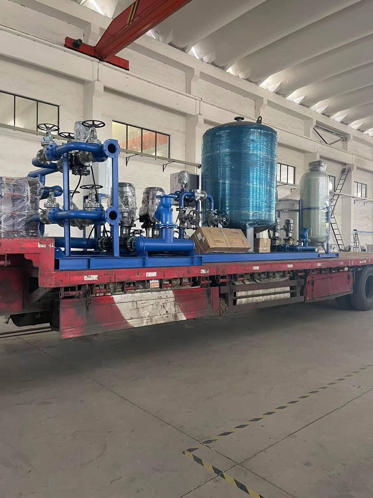 云南騰沖發貨板式換熱機組1套+容積式換熱機組1套+紫外線消毒器2套+全自動軟水器1套