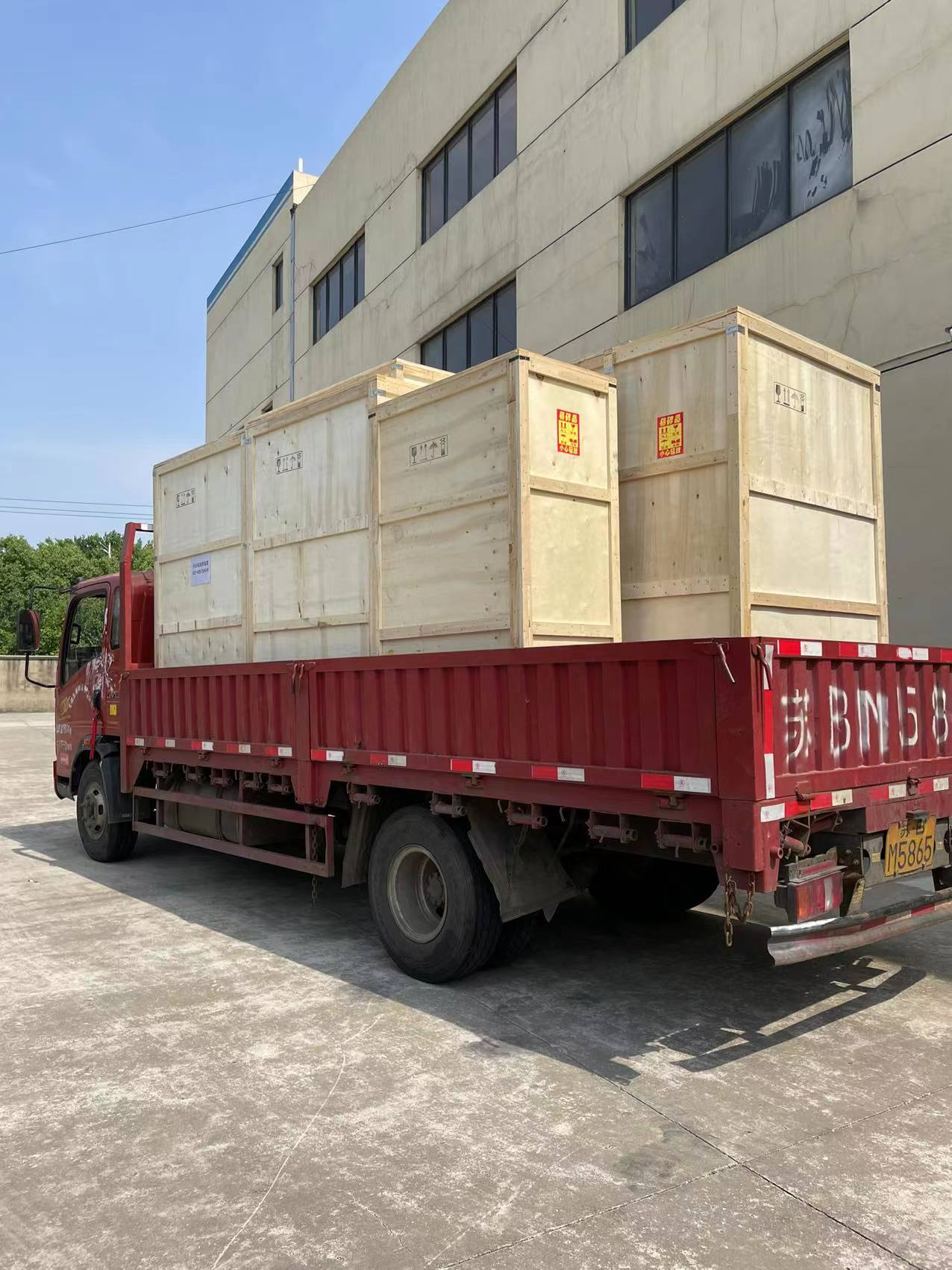 定壓補水機組2套和全自動加藥裝置4套出口發貨墨西哥！