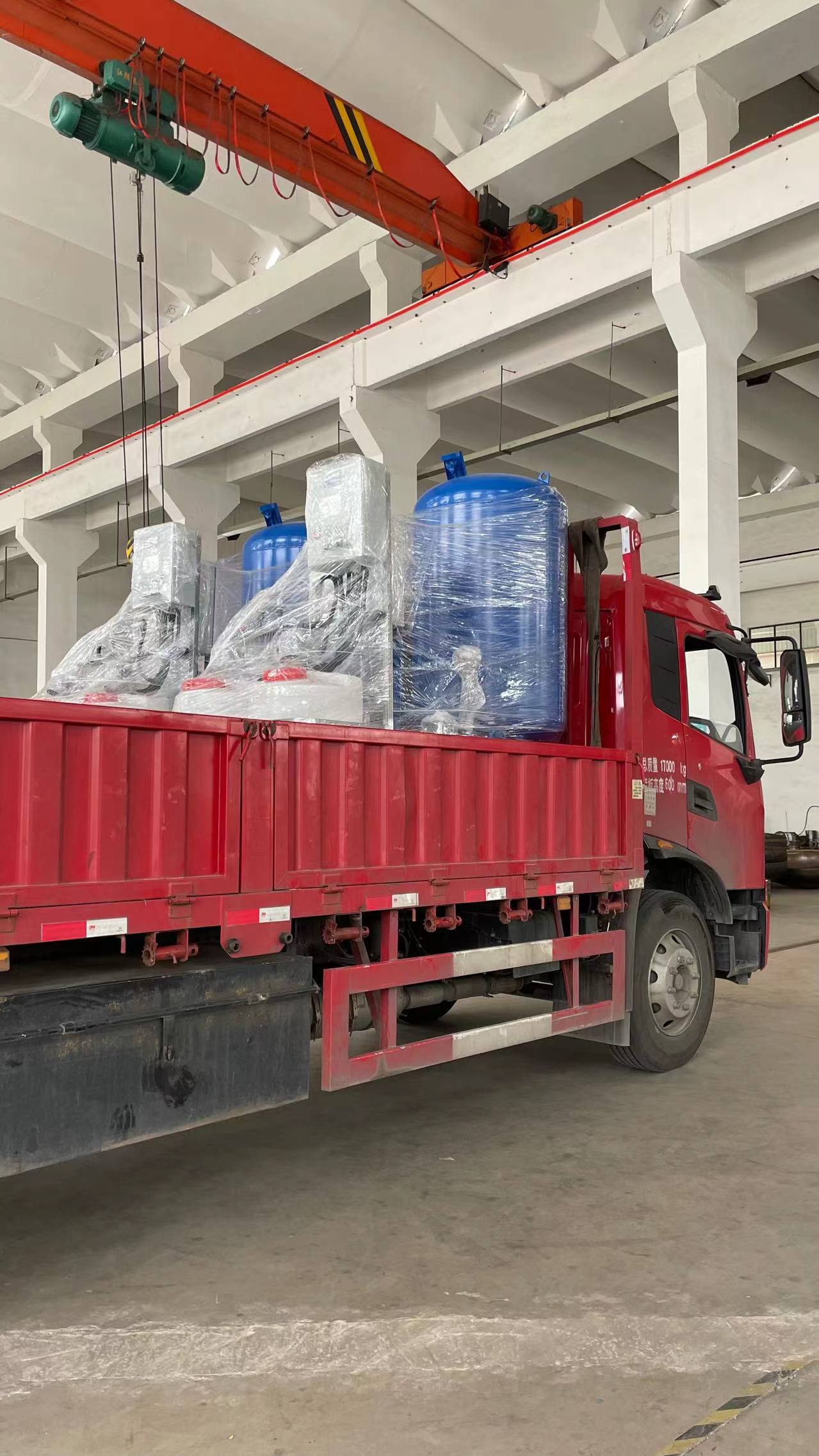 江蘇蘇州專車直達定壓補水機組2套，全自動加藥裝置2套，螺旋除污器2臺